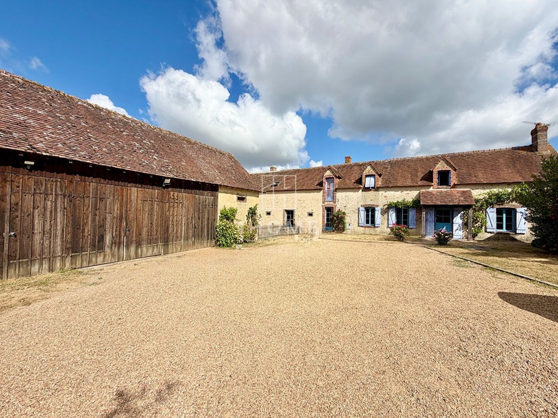 House in Semur-en-Vallon, Pays de la Loire, France 2 - 18565501