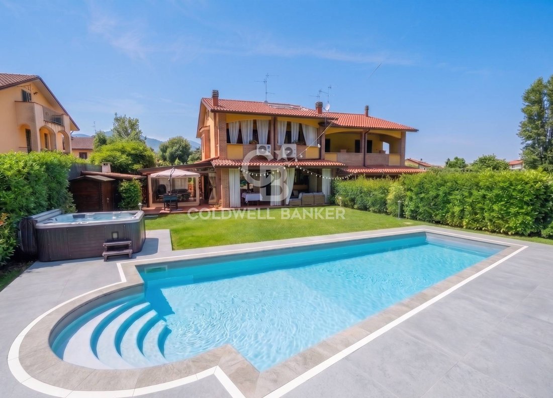 Villa in Umbertide, Umbria, Italy 1 - 18564022