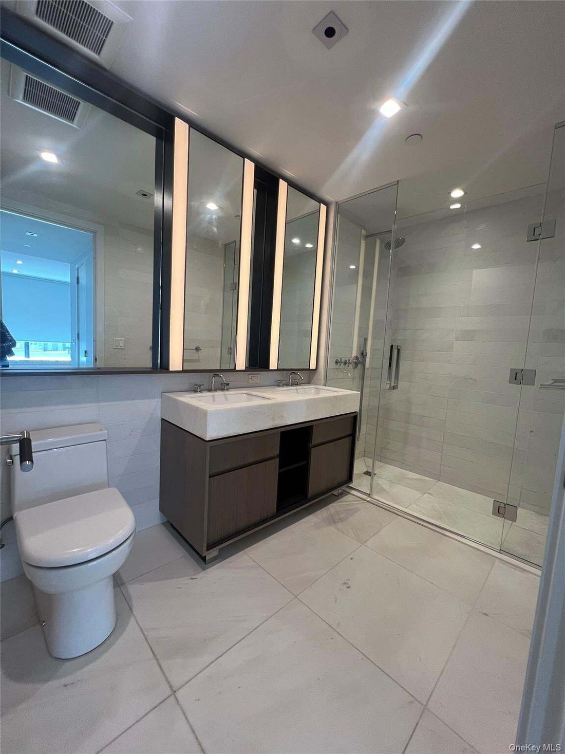 Condo in New York, New York, United States 4 - 18558378