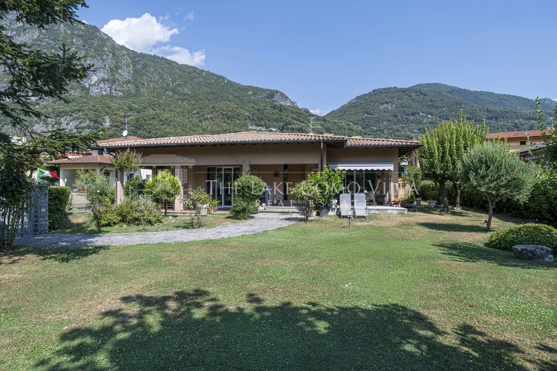 Villa in Porlezza, Lombardy, Italy 2 - 18559765