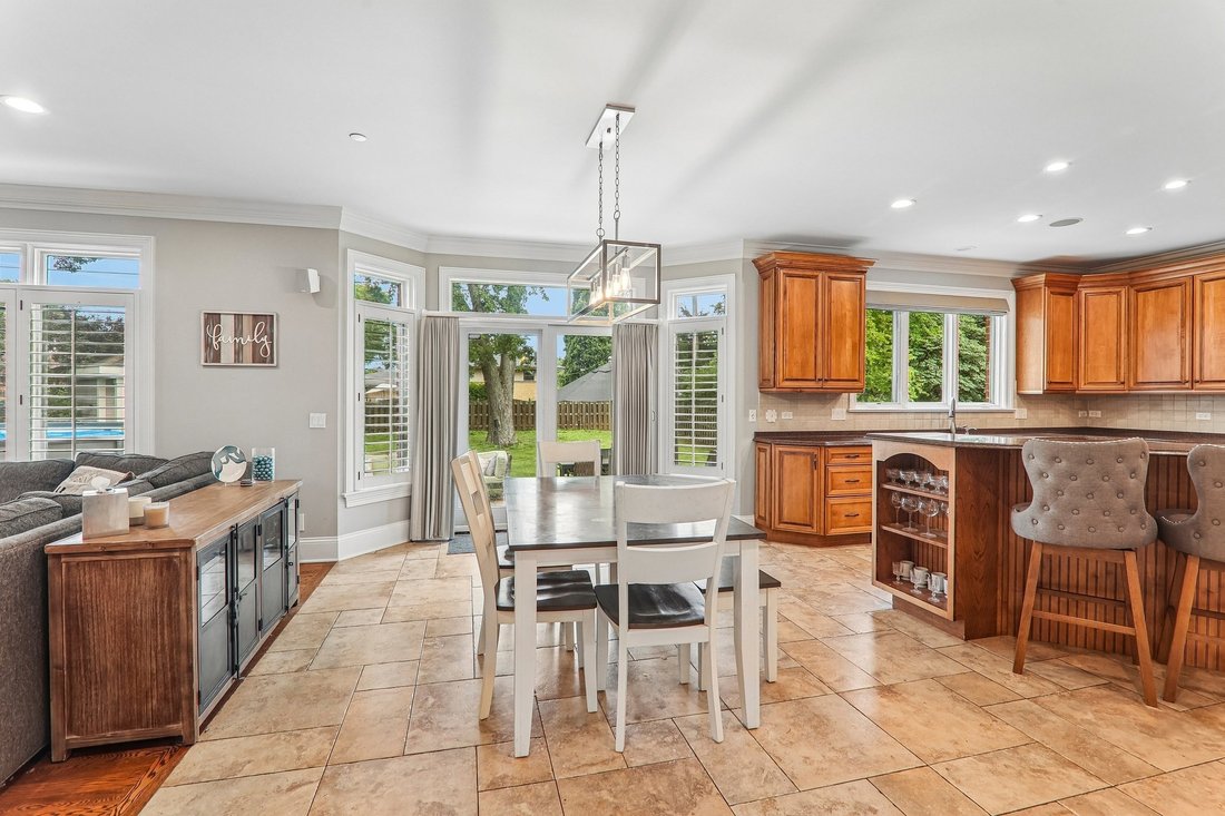 House in Mount Prospect, Illinois, United States 5 - 18558407