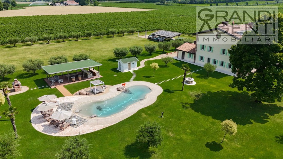 Villa in Lazise, Veneto, Italy 2 - 17412550