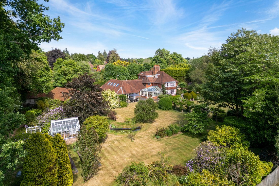 House in Hammer, Beacon Hill, England 4 - 18564932