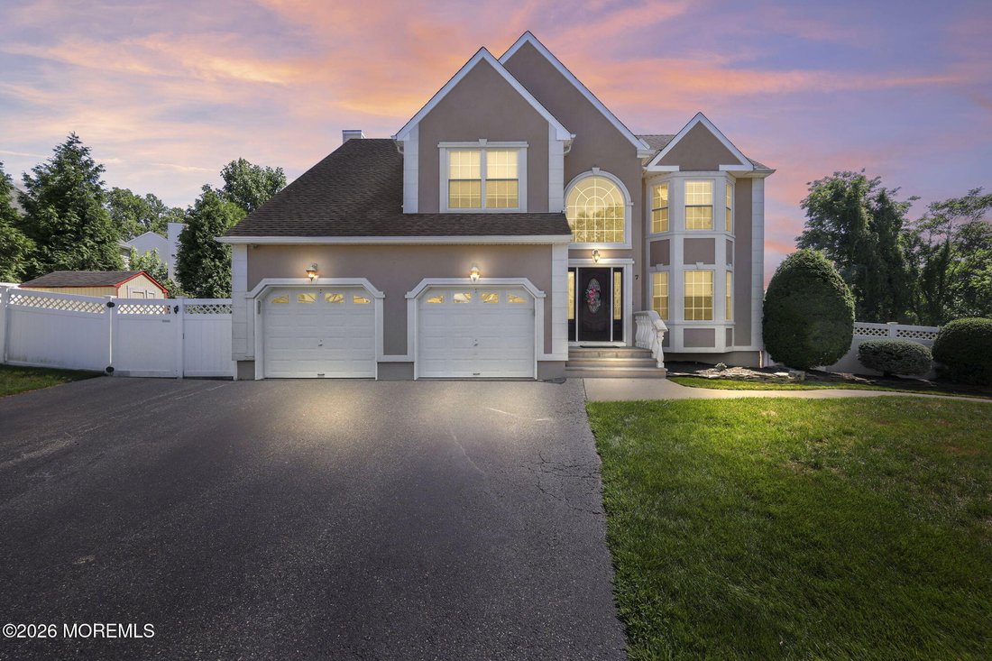House in Hazlet, New Jersey, United States 1 - 18564914