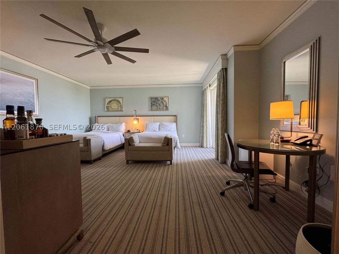Condo in Key Biscayne, Florida, United States 3 - 18558236