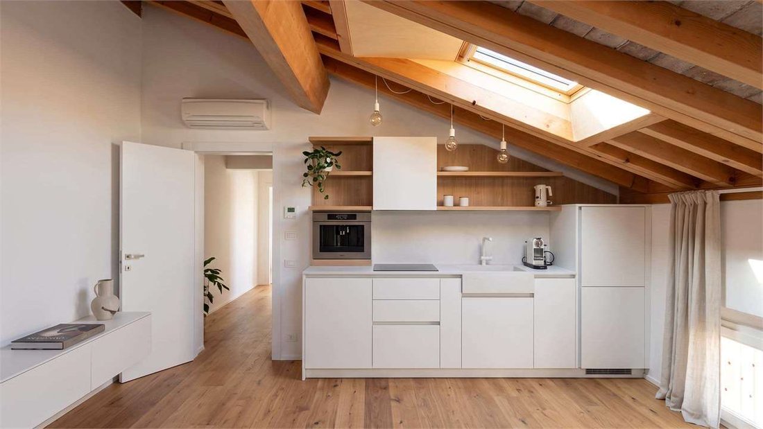 Apartment in Historic Center, Modena, Emilia-Romagna 3 - 18561172