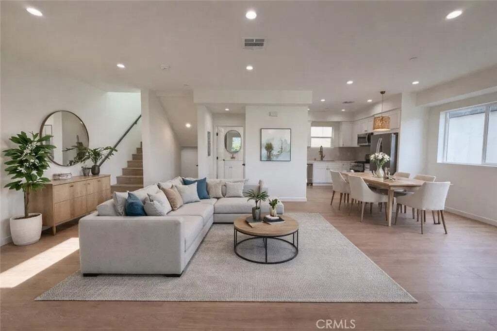 Los Angeles, California, United States 5 - 17337213