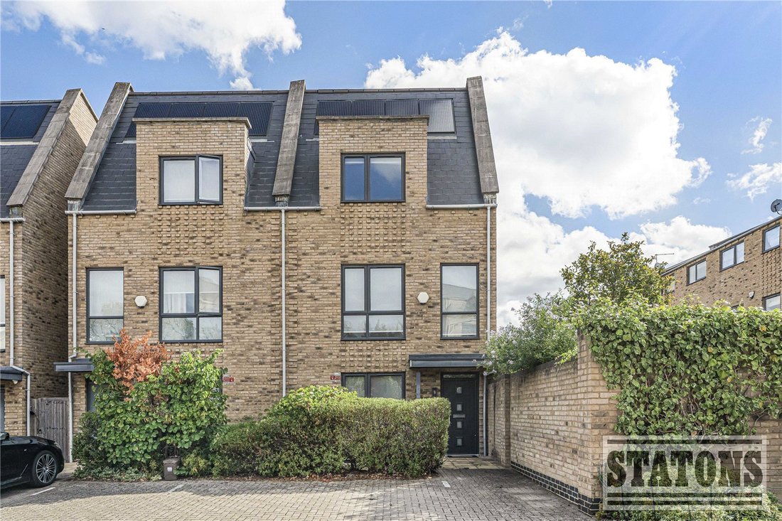House in Barnet, England 1 - 18564796
