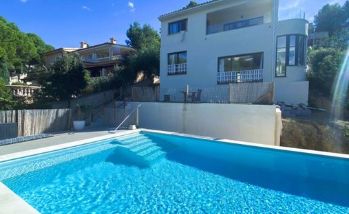 Villa in Santa Ponsa, Balearic Islands, Spain 1
