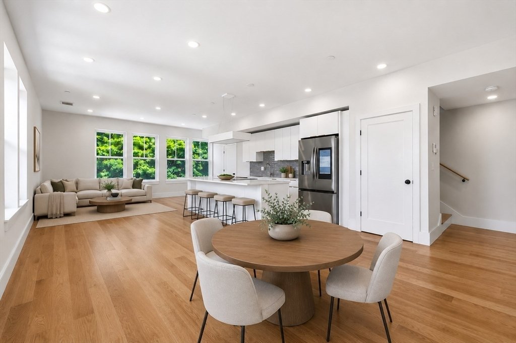 Condo in Medford, Massachusetts, United States 2 - 18562821