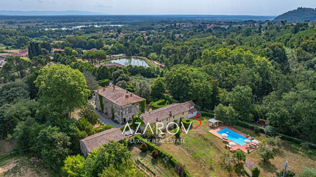 Villa in Compitese, Capannori, Tuscany 1 - 18559853