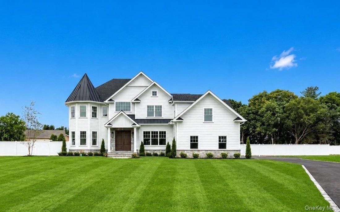 House in Melville, New York, United States 1 - 18558372