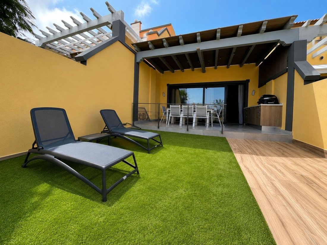 Townhouse in La Caleta, Adeje, Canary Islands 2 - 18561713