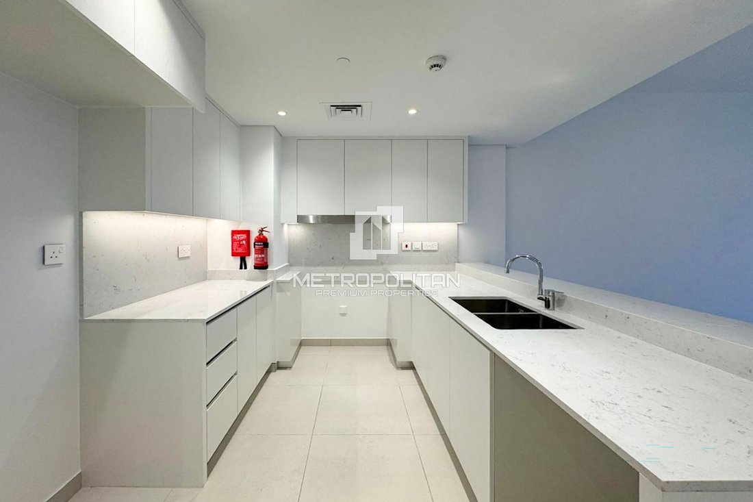 Apartment in Umm Suqeim, Dubai, United Arab Emirates 3 - 18560220
