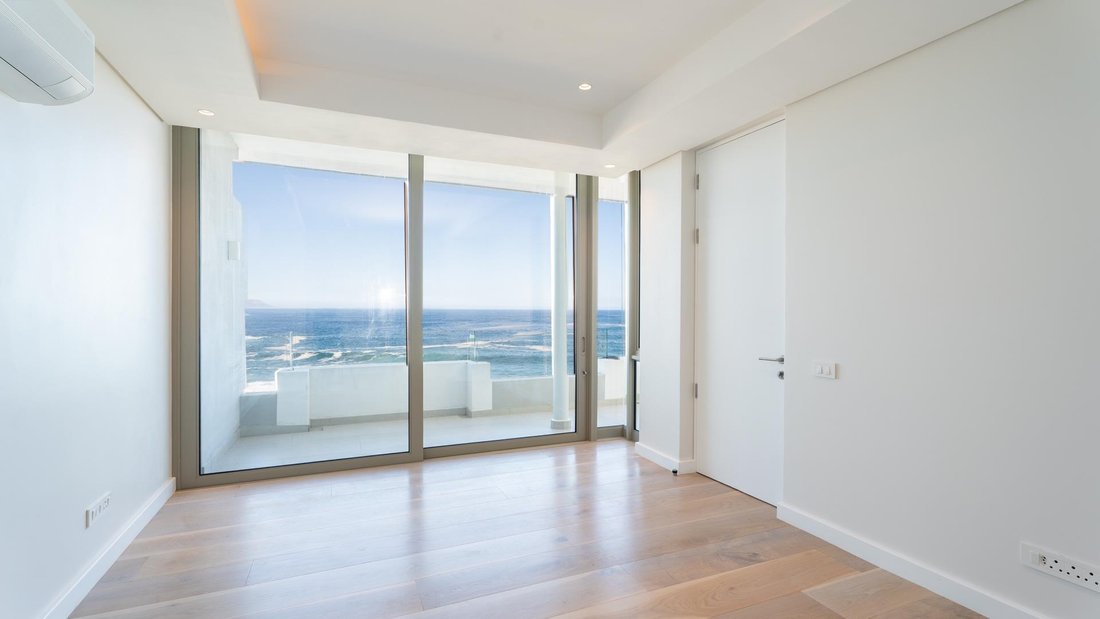 Apartment in Overstrand Local Municipality, Western Cape, South Africa 5 - 18563223