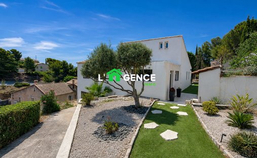 House in Plaines Saint Pierre-Saint Julien, Martigues, France 1