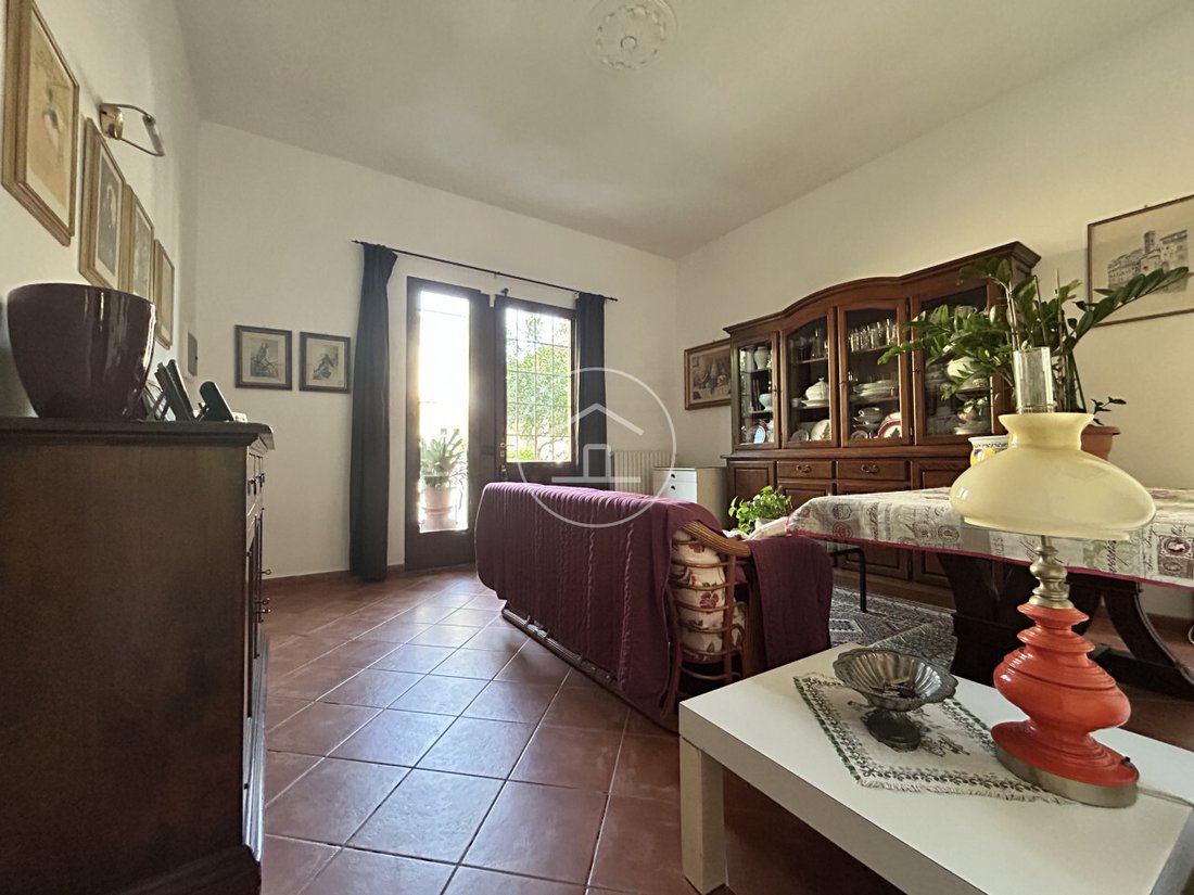 House in Capalle-La Villa-Esselunga, Campi Bisenzio, Tuscany 4 - 18563483