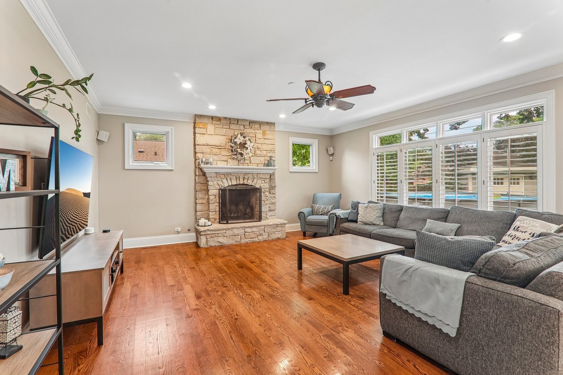 House in Mount Prospect, Illinois, United States 2 - 18558407