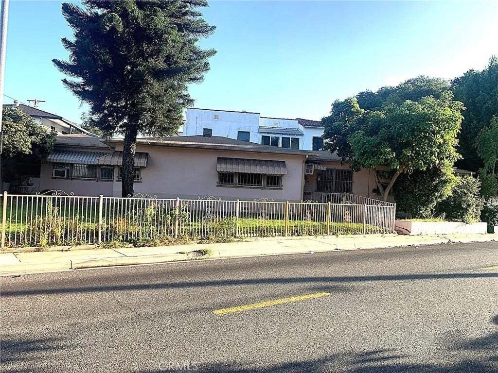 Alhambra, California, United States 3 - 18559066