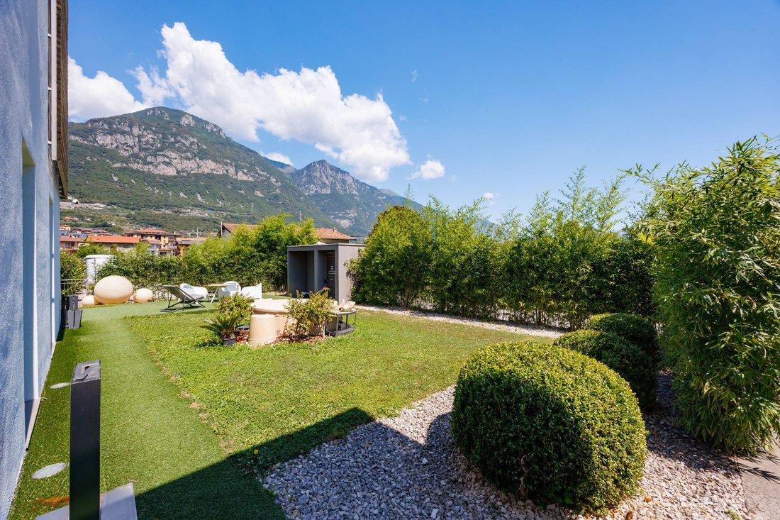 Villa in Costa Volpino, Lombardy, Italy 3 - 18441480