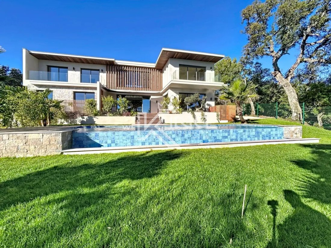 Villa in Le Dramont-Agay-Anthéor-Le Trayas, Saint-Raphaël, France 1 - 16707082