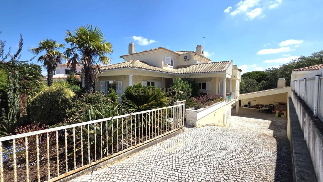 Villa in Sesimbra (Castelo), Setubal, Portugal 1 - 18566015