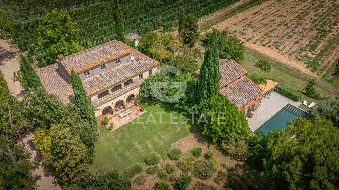 Estate in Monte San Savino, Tuscany, Italy 1 - 18563106