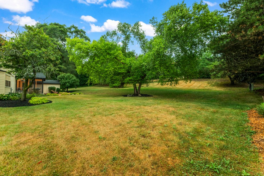 House in Brookfield, Wisconsin, United States 5 - 18555061