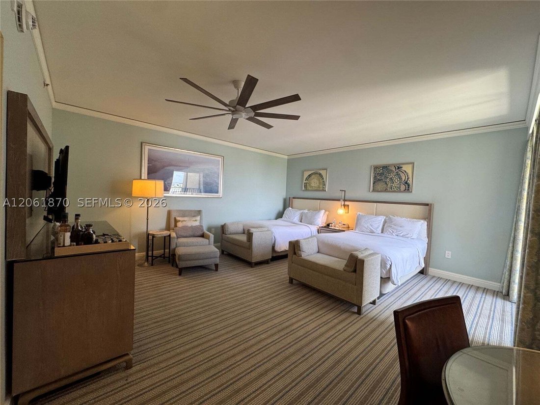 Condo in Key Biscayne, Florida, United States 1 - 18558236