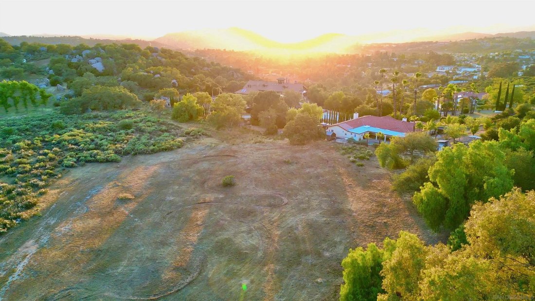 Alpine, California, United States 1 - 18562257