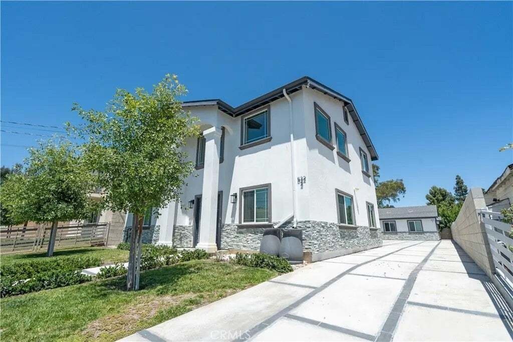 La Habra Heights, California, United States 2 - 18562385