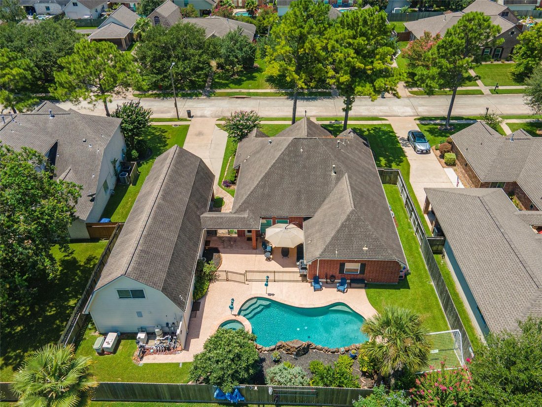 House in Friendswood, Texas, United States 2 - 18562969