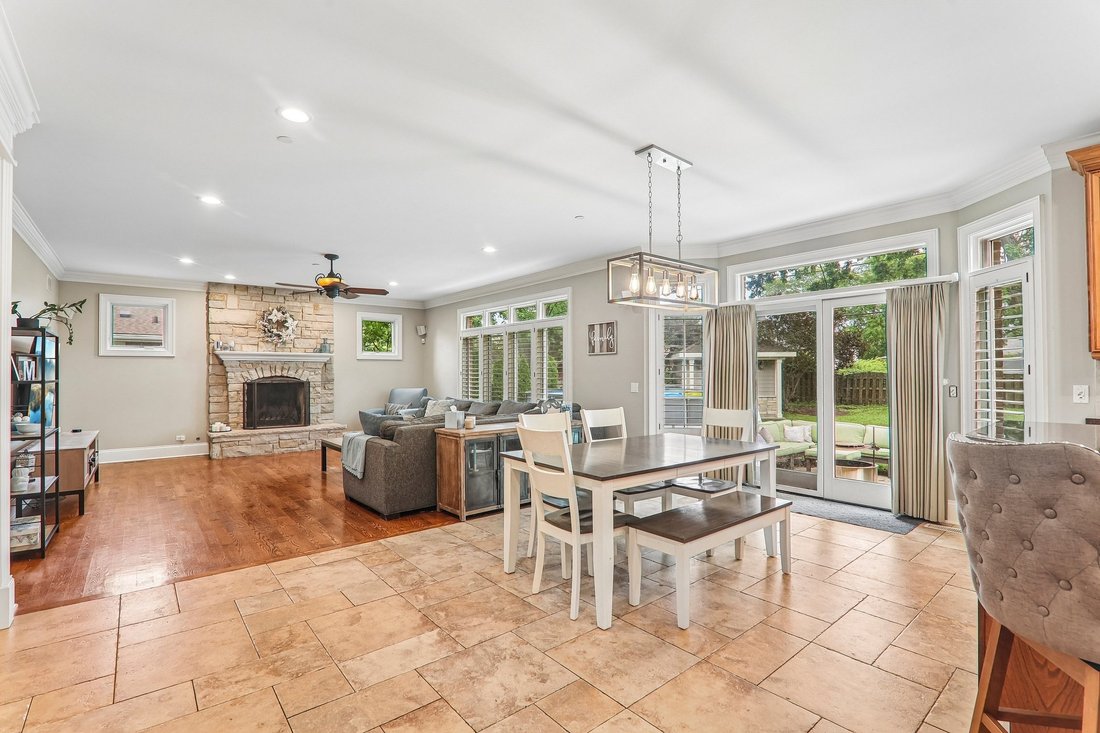 House in Mount Prospect, Illinois, United States 4 - 18558407