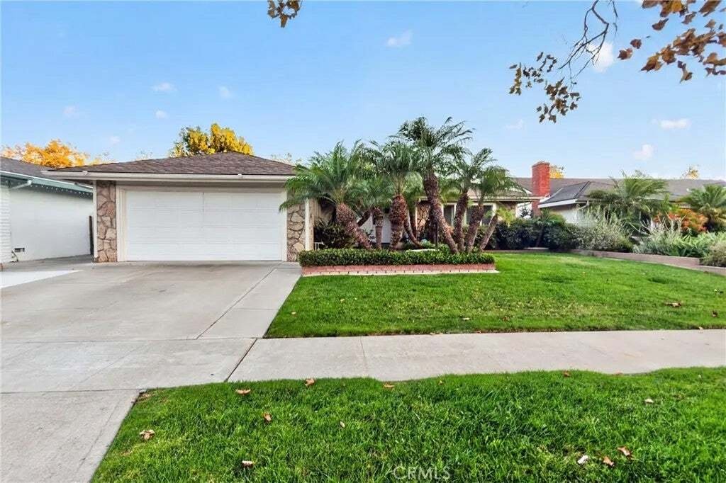 House in Santa Ana, California, United States 1 - 18565036