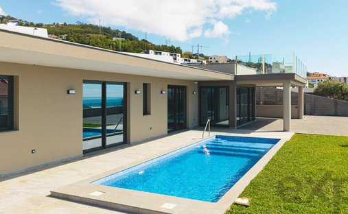 House in Agua de Pena, Madeira, Portugal 1