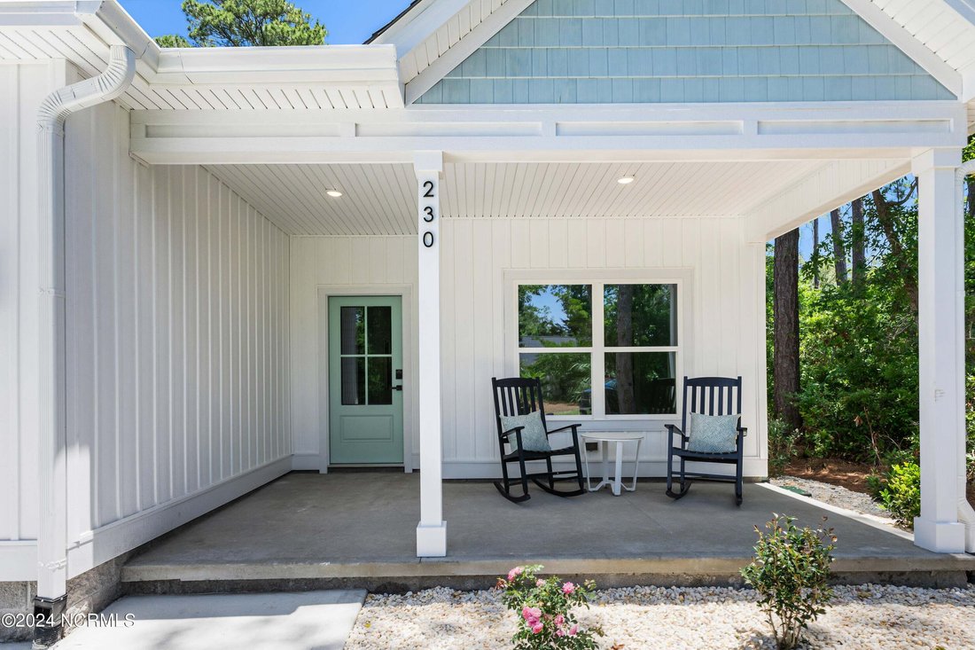 House in Oak Island, North Carolina, United States 3 - 18558937