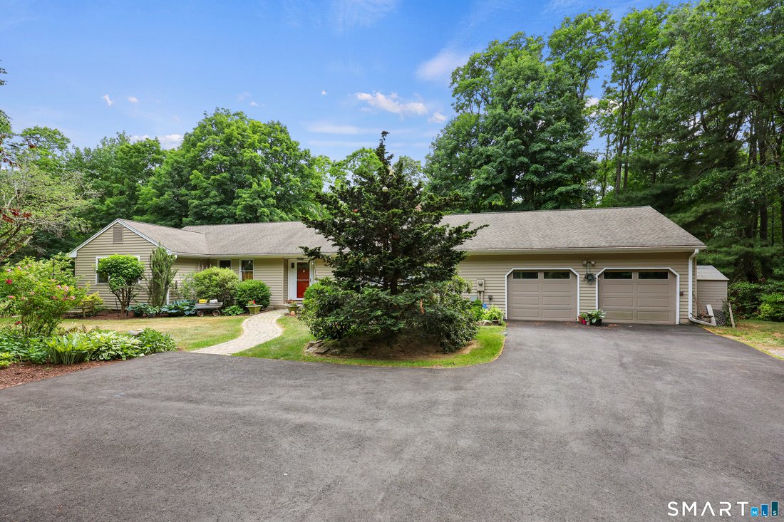 House in Simsbury, Connecticut, United States 2 - 18562662