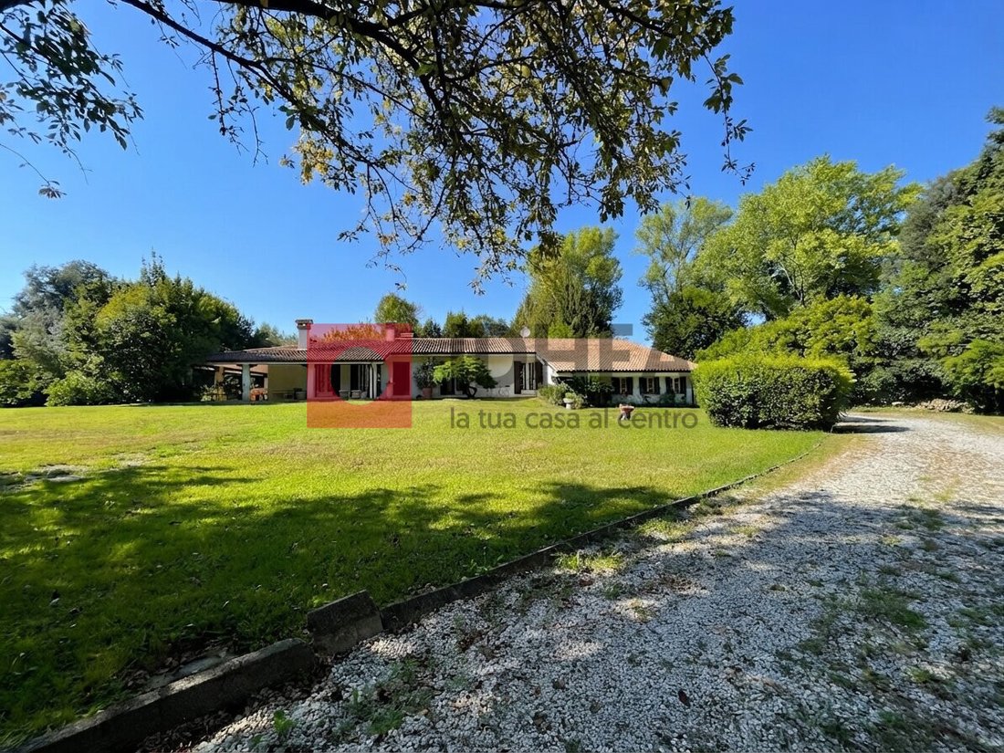 Villa in Carbonera, Veneto, Italy 4 - 18563478