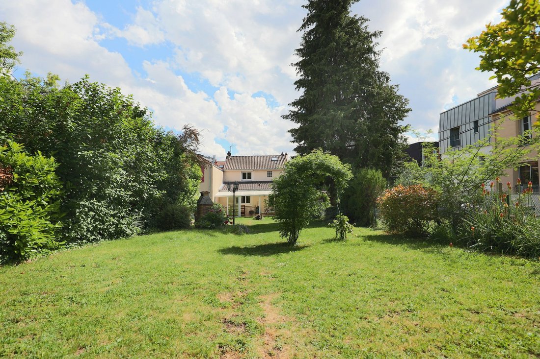 House in Arrondissement of Bobigny, Ile-de-France, France 1 - 18564348