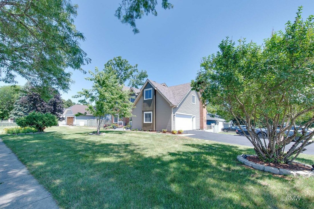 House in Bartlett, Illinois, United States 5 - 18562578