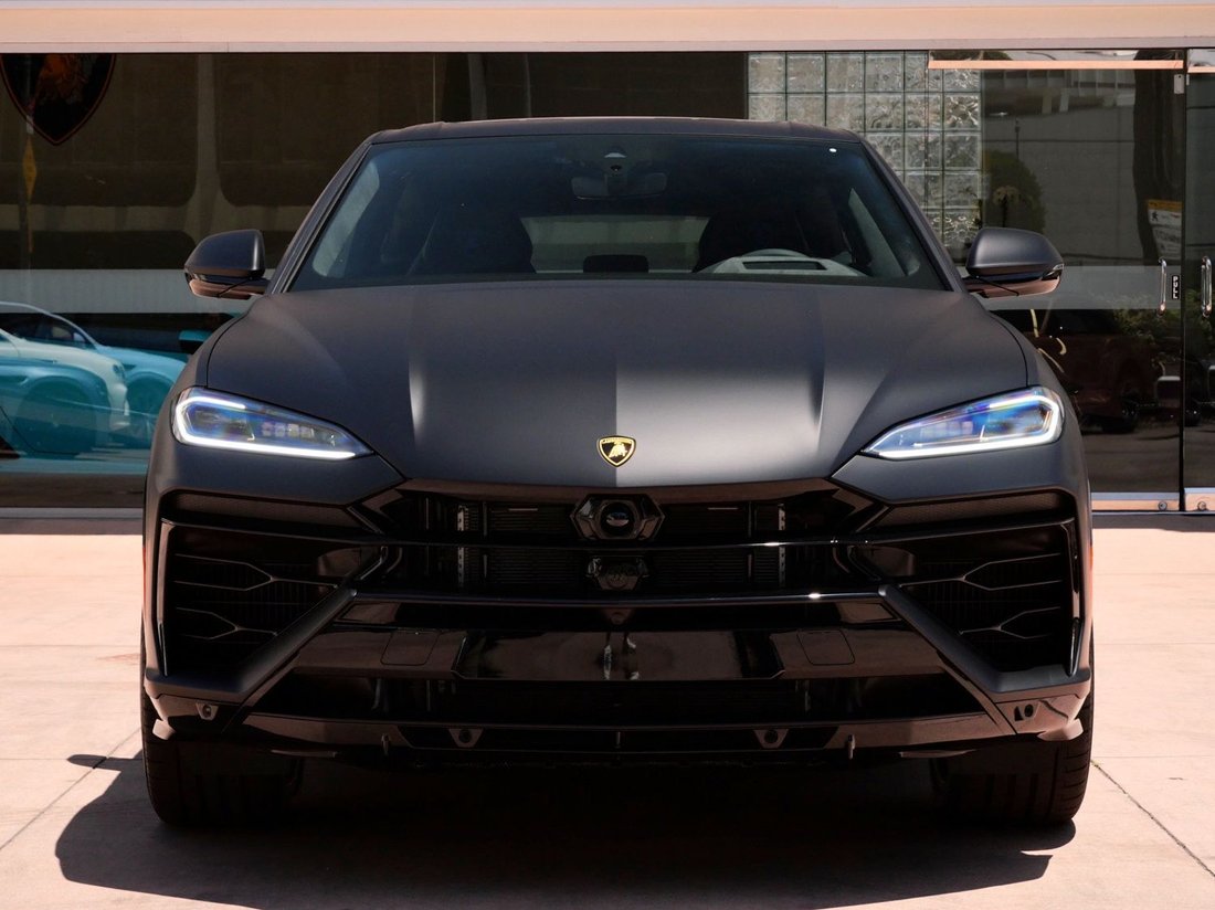 Suv in Beverly Hills, CA, United States 5 - 18566101