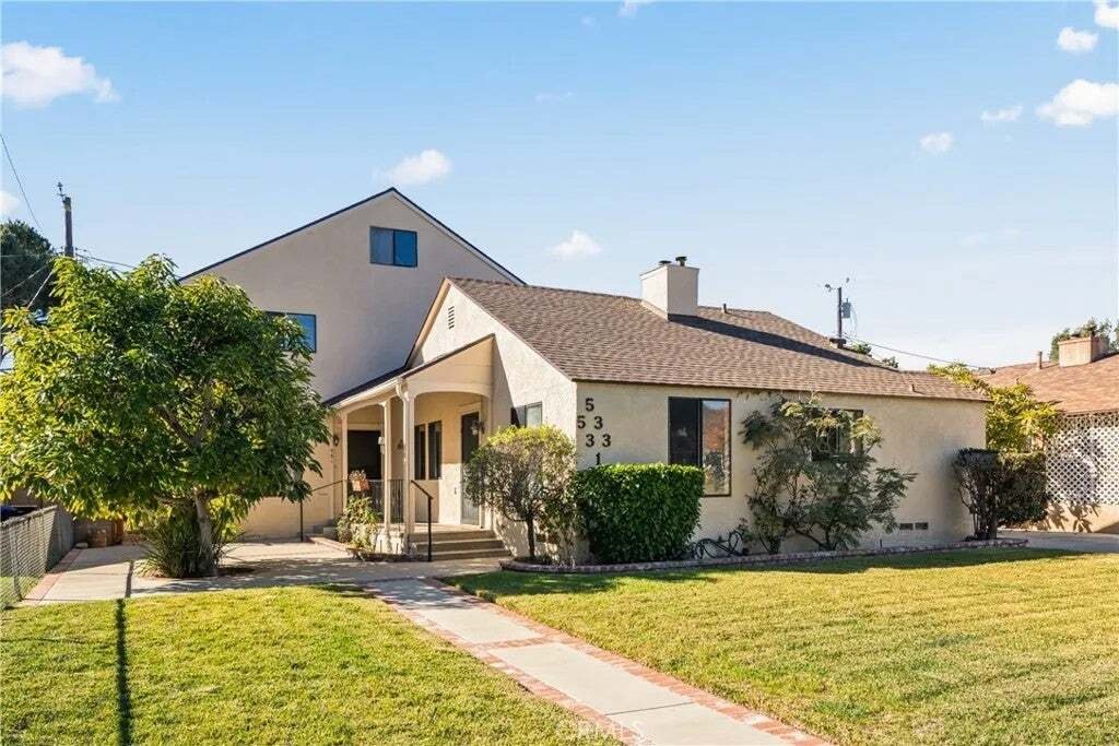 Burbank, California, United States 1 - 18562490