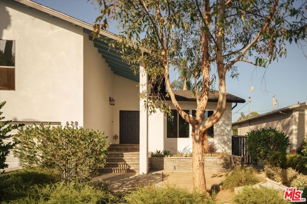 House in Burbank, California, United States 3 - 18558156