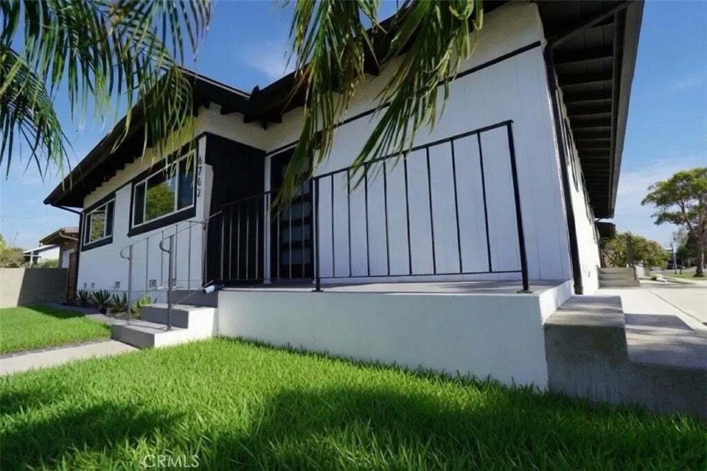 House in Signal Hill, California, United States 1 - 18565064