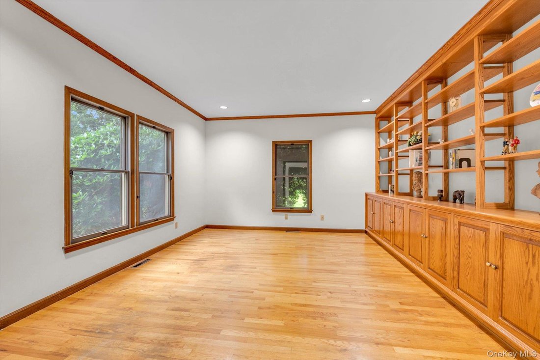 House in Old Westbury, New York, United States 5 - 18562911