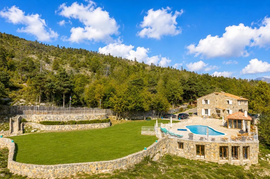 Estate in Lucéram, Provence-Alpes-Côte d'Azur, France 4 - 18558228