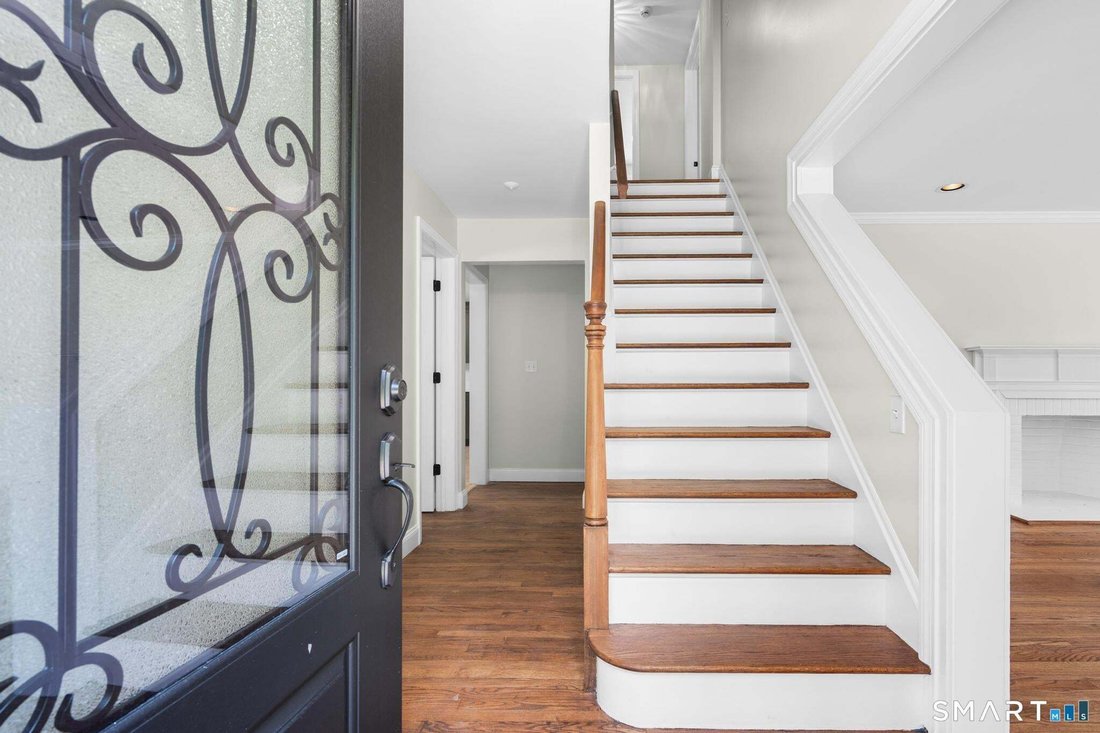 House in Shelton, Connecticut, United States 3 - 18560996