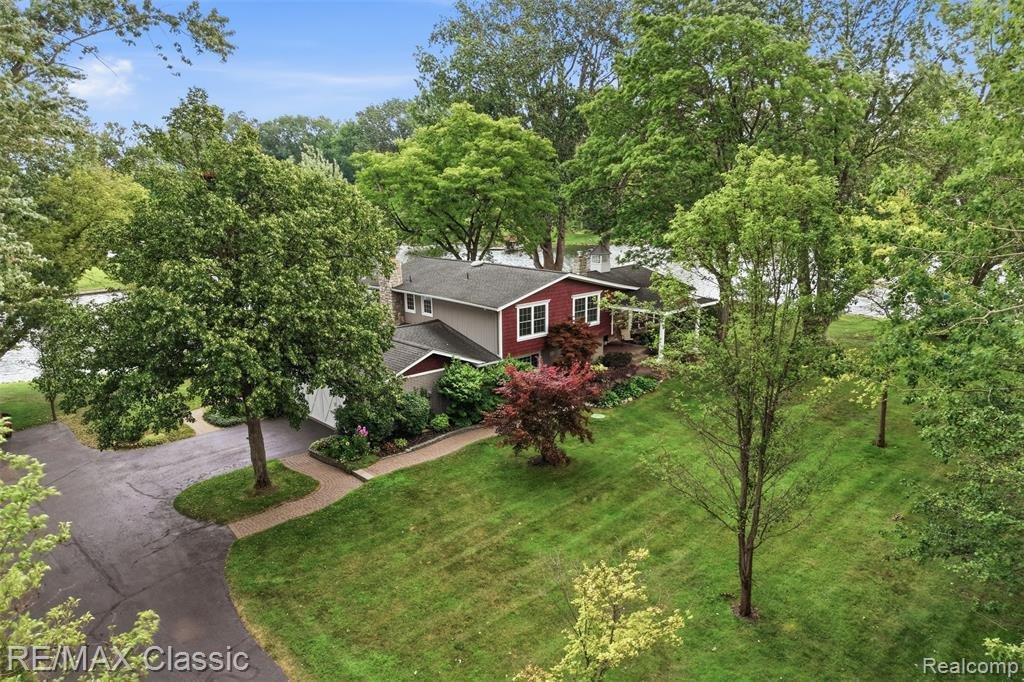 House in Wixom, Michigan, United States 1 - 18520145