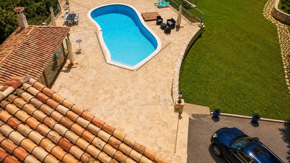 Estate in Lucéram, Provence-Alpes-Côte d'Azur, France 3 - 18558228