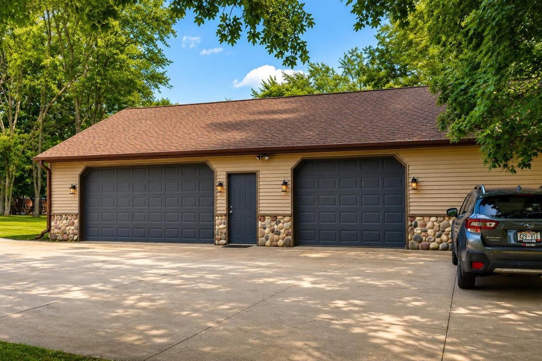 House in East Troy, Wisconsin, United States 5 - 18561537